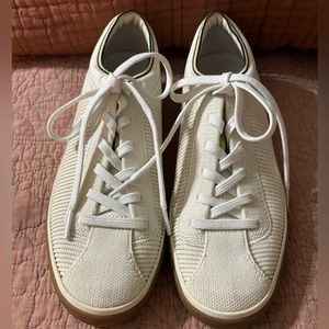 Rothy’s The Lace Up Sneaker size 9 NEW
